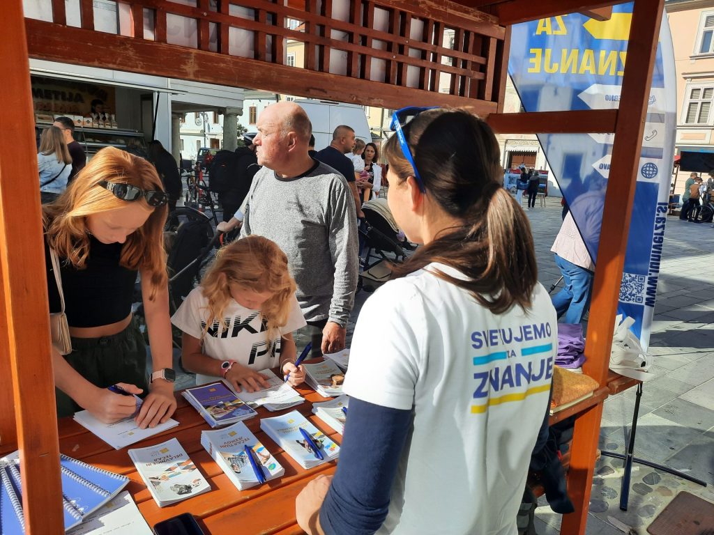 Fotografija s promocijske stojnice